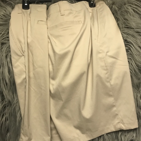 Kaki shorts 40w - Picture 3 of 3